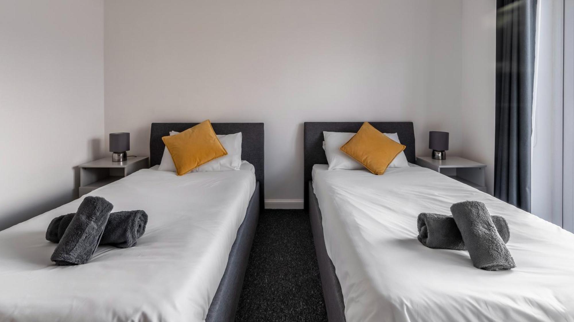 Shoreland Lodges - Holly Lodge ฟอร์ตออกัสตัส ภายนอก รูปภาพ